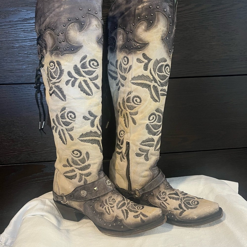 Corral Women's Heeled Boots - Black and Cream